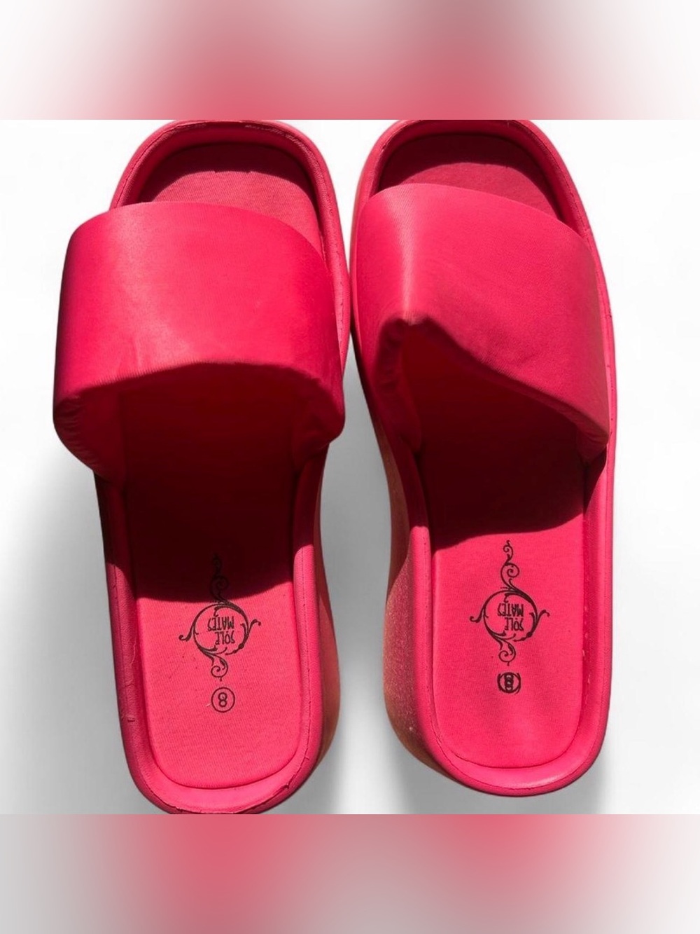 SoftWalk Bright Pink Slip-On Clogs